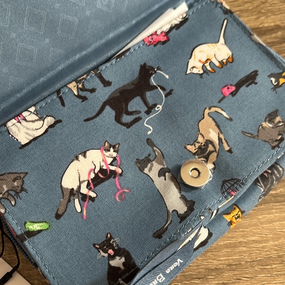 VB RFID 3 in 1 Crossbody Cats Meow NWT - Picture 6 of 9